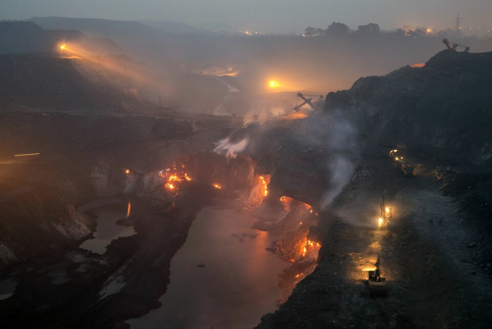 70 UNDERJORDISKE BRANNER: Forholdene har aldri vært verre i Jharia. Og fremtiden ser ikke særlig lys ut; eksperter hevder det er mer enn nok kull i undergrunnen til at det kan brenne i minst 100 år til.