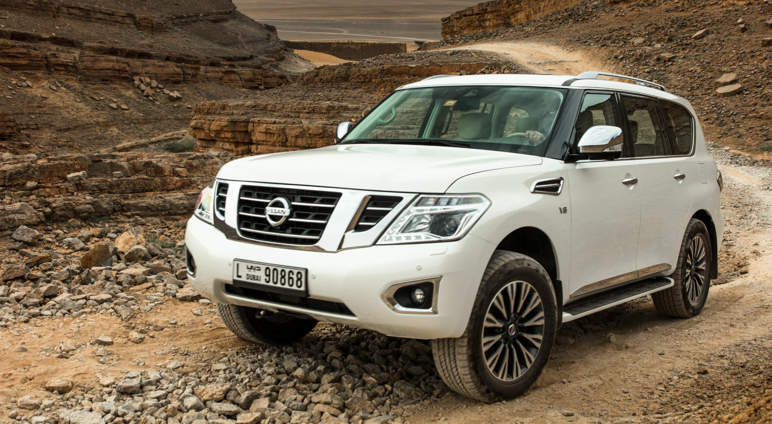 DUBAI-TRAKTOR: Det er nok mange nordmenn som kunne tenkt seg en Nissan Patrol med 5,6-liters V8 bensin på 400 hester. Men den hadde blitt fryktelig dyr.