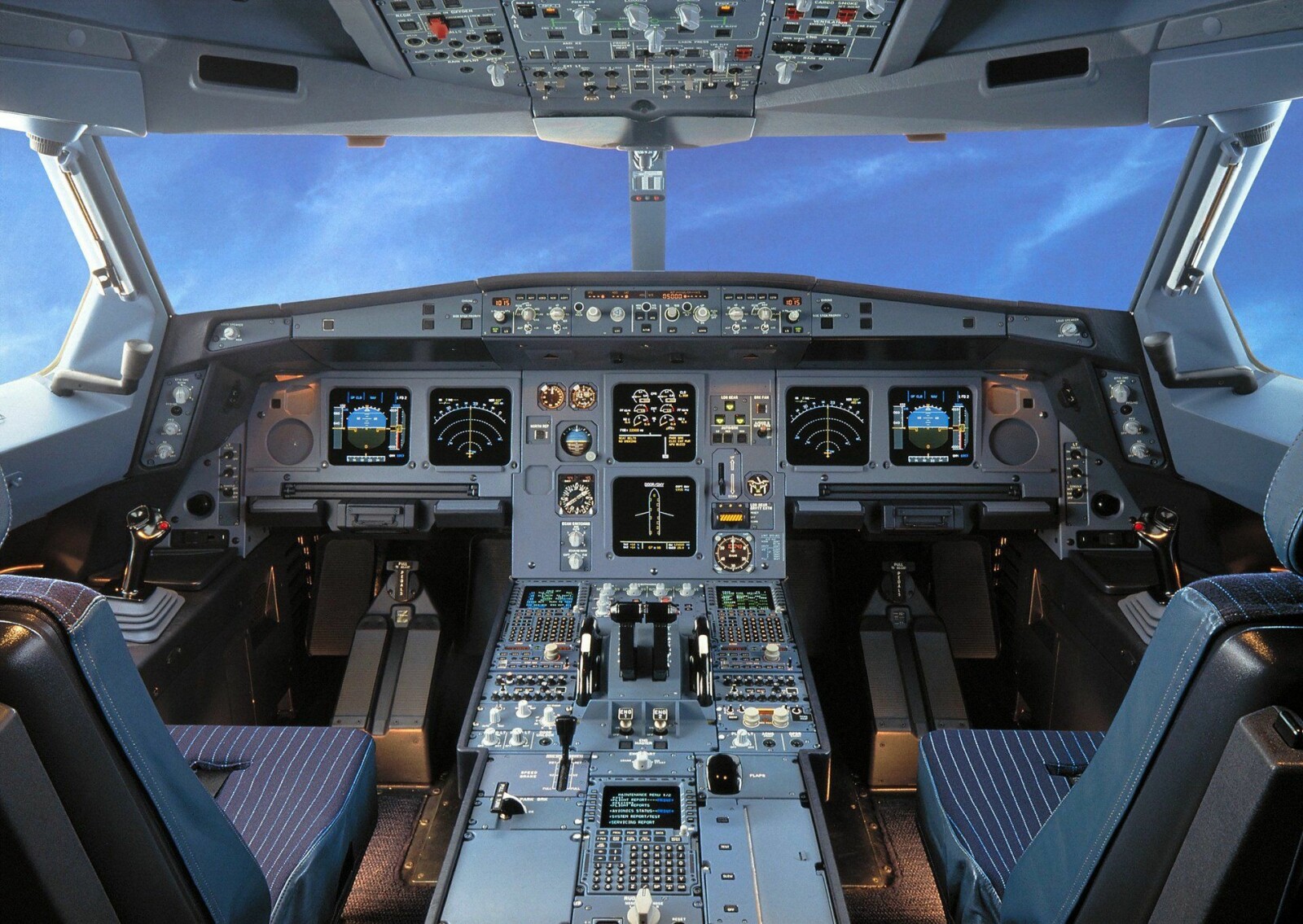<b>AUTOMATISERT:</b> Cockpiten til A 330 er forenklet og automat­isert for å hjelpe pilotene. Men det hjelper ikke hvis de ikke forstår hva elektronikken gjør.