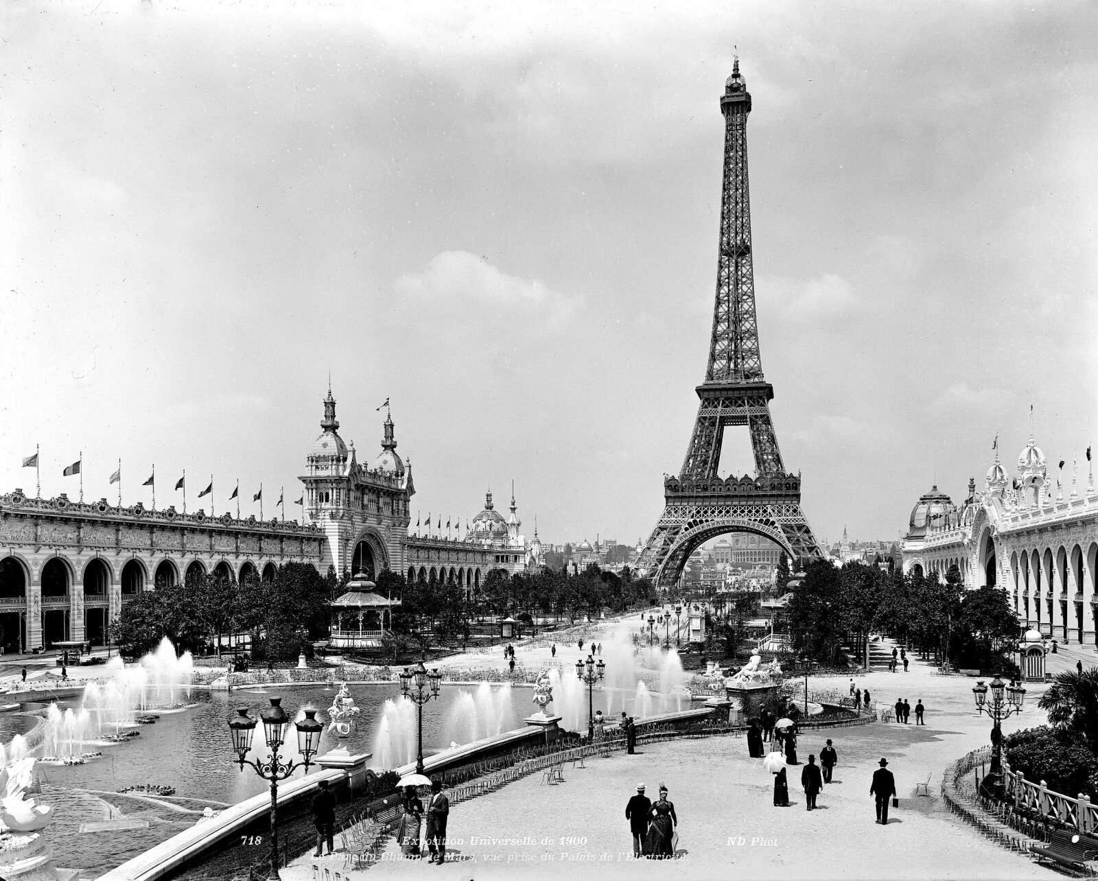 <b>TIL SALGS:</b> Gustave Eiffels tårn ble bygd til verdens­utstillingen i Paris i 1889. I 1925 klarte en svindler å overbevise folk om at det skulle vekk.