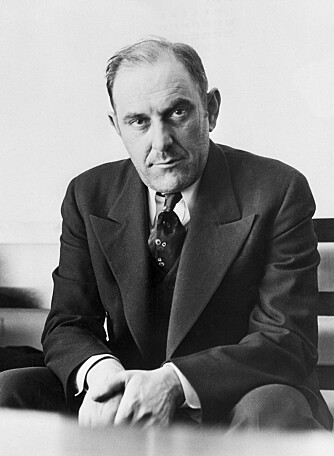 (Original Caption) 1937- Photo shows - «Count» Victor Lustig (notorious counterfeiter)- waist up.