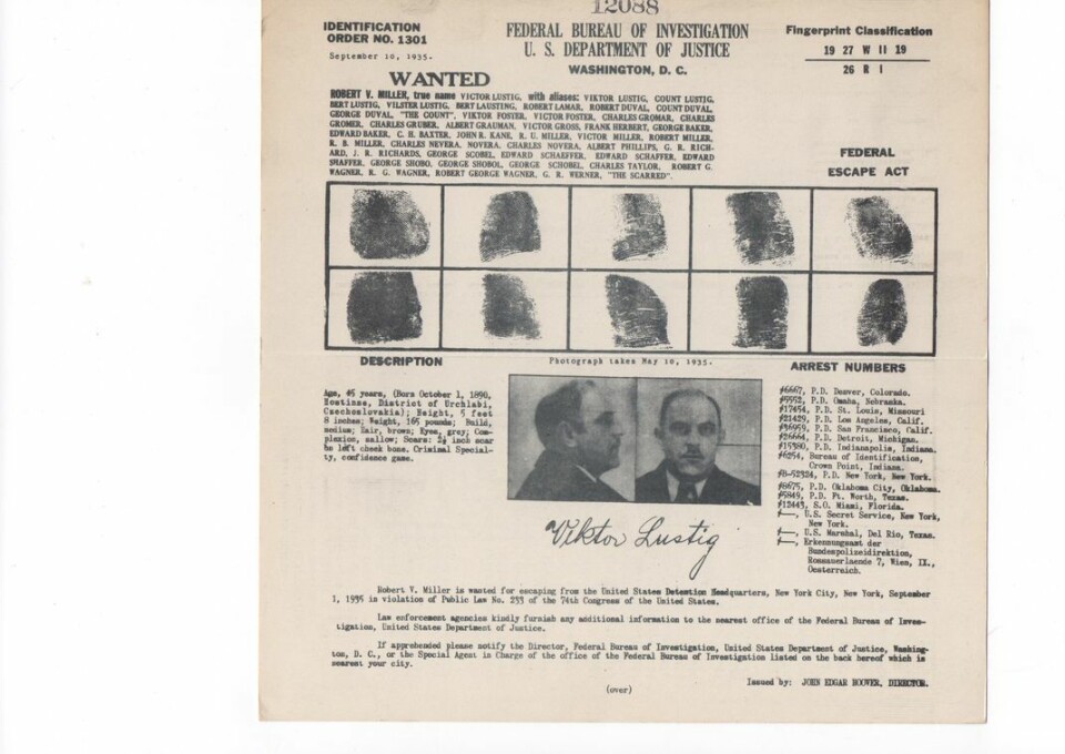 Solgte Eiffeltårnet som skrapjern.
To ganger.