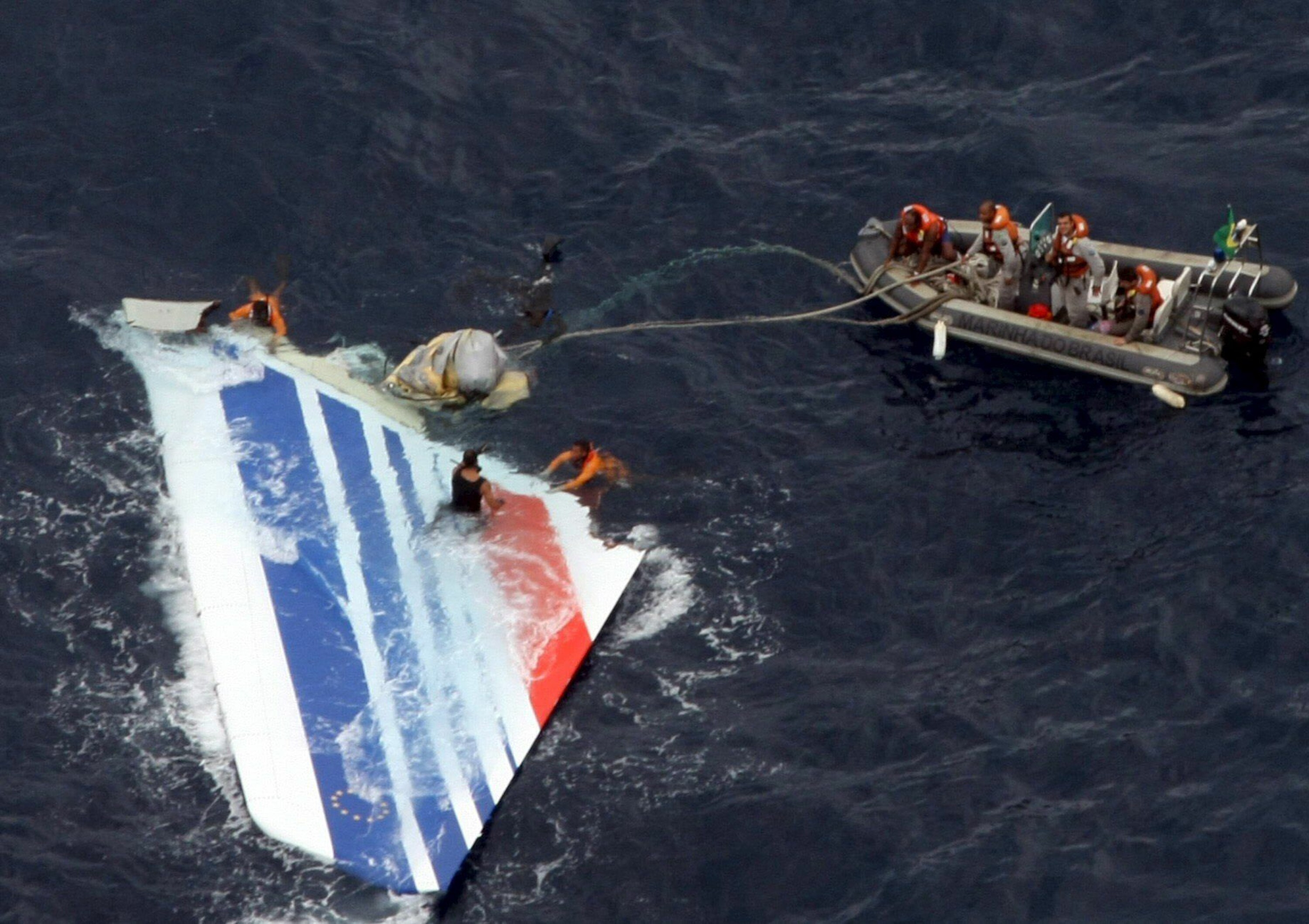 VRAKRESTER: 3. juni ble de første vrakrestene etter Air France flight 447 funnet.