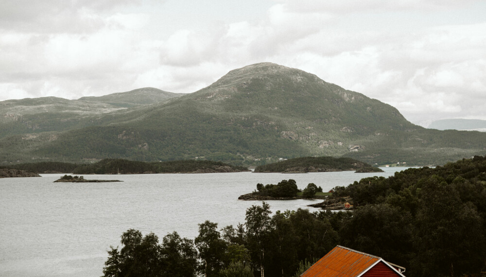 Vestlandsnatur, og brudens hjemsted. Vestlandsnatur, og brudens hjemsted.
