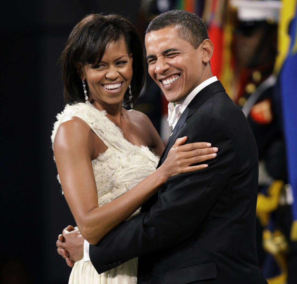 EVIG KJÆRLIGHET: Paret har aldri lagt skjul på sine følelser for hverandre. Her fra ballet samme kveld som Barack Obama offisielt ble president i USA, 20. januar 2009.