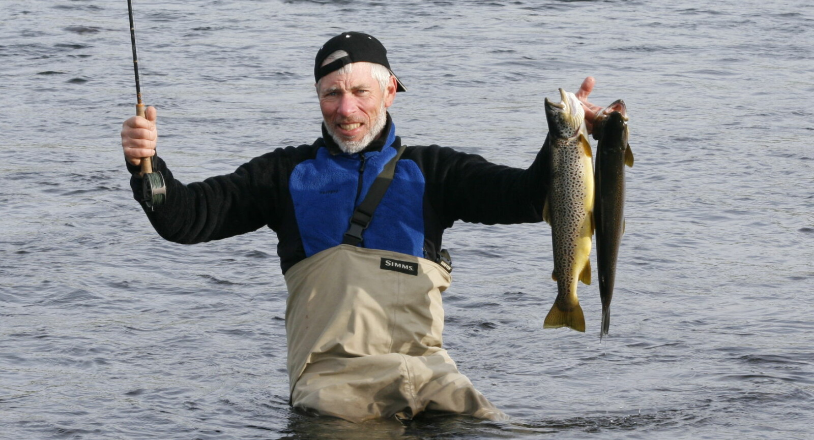 <b>ØRRETFISKE:</b> Dag Kjelsaas er en erfaren jeger og fisker. Nå gir han deg tips til hvordan du fanger ørreten når du fisker i elv.