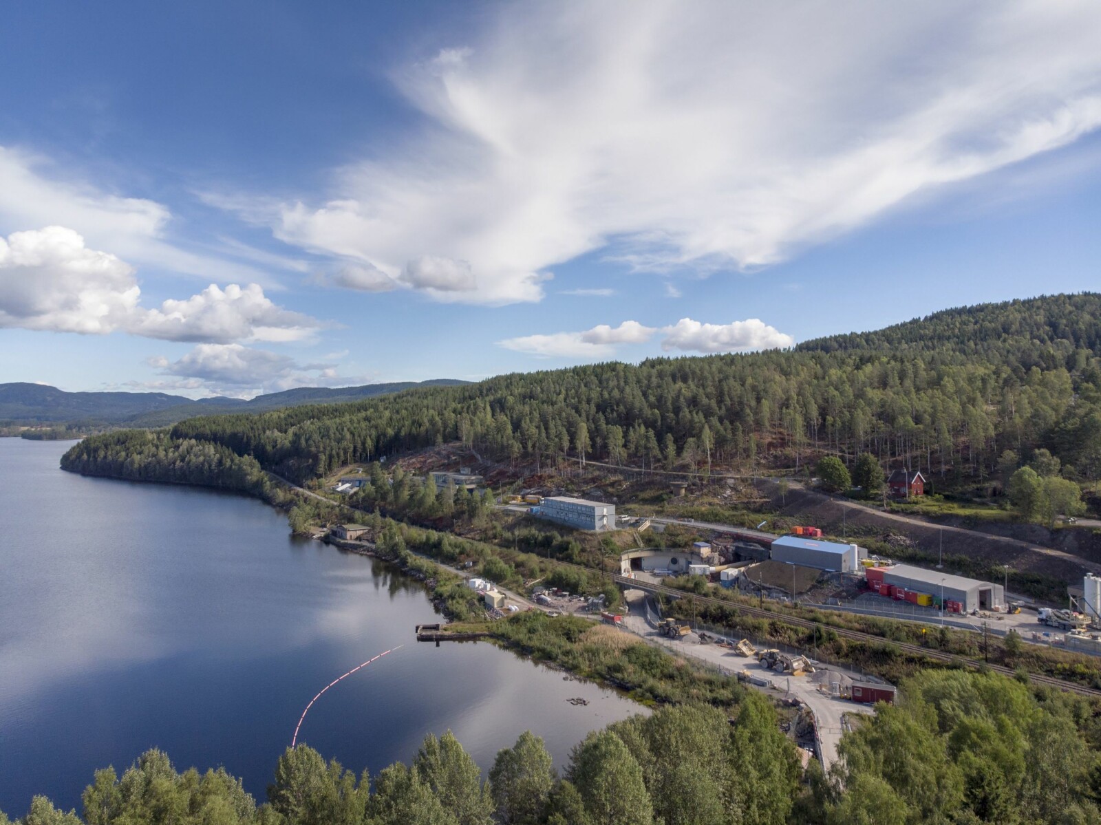 <b>RENSE­ANLEGGET:</b> 90 prosent av Oslos drikke­vann passerer gjennom Oset rense­anlegg i Maridalen.