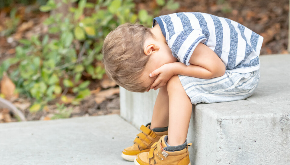 FORSTÅELSE OG AKSEPT: Barn trenger å føle at voksne har forståelse, og aksept, for det de føler. Dette er noe de aller fleste foreldre prøver å få til, men noen ganger kommer våre egne følelser i veien. Å unngå dette krever som oftest øving i å ikke la egne følelser ta overhånd.