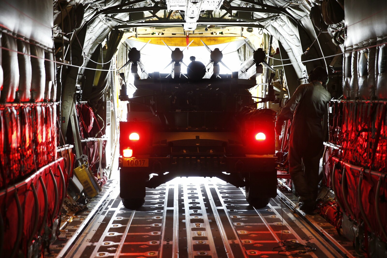 <b>LUFTMOBIL:</b> De lette utskytningsenhetene i NASAMS III som Hæren får kan transporteres i transportfly av typen C-130J Hercules.