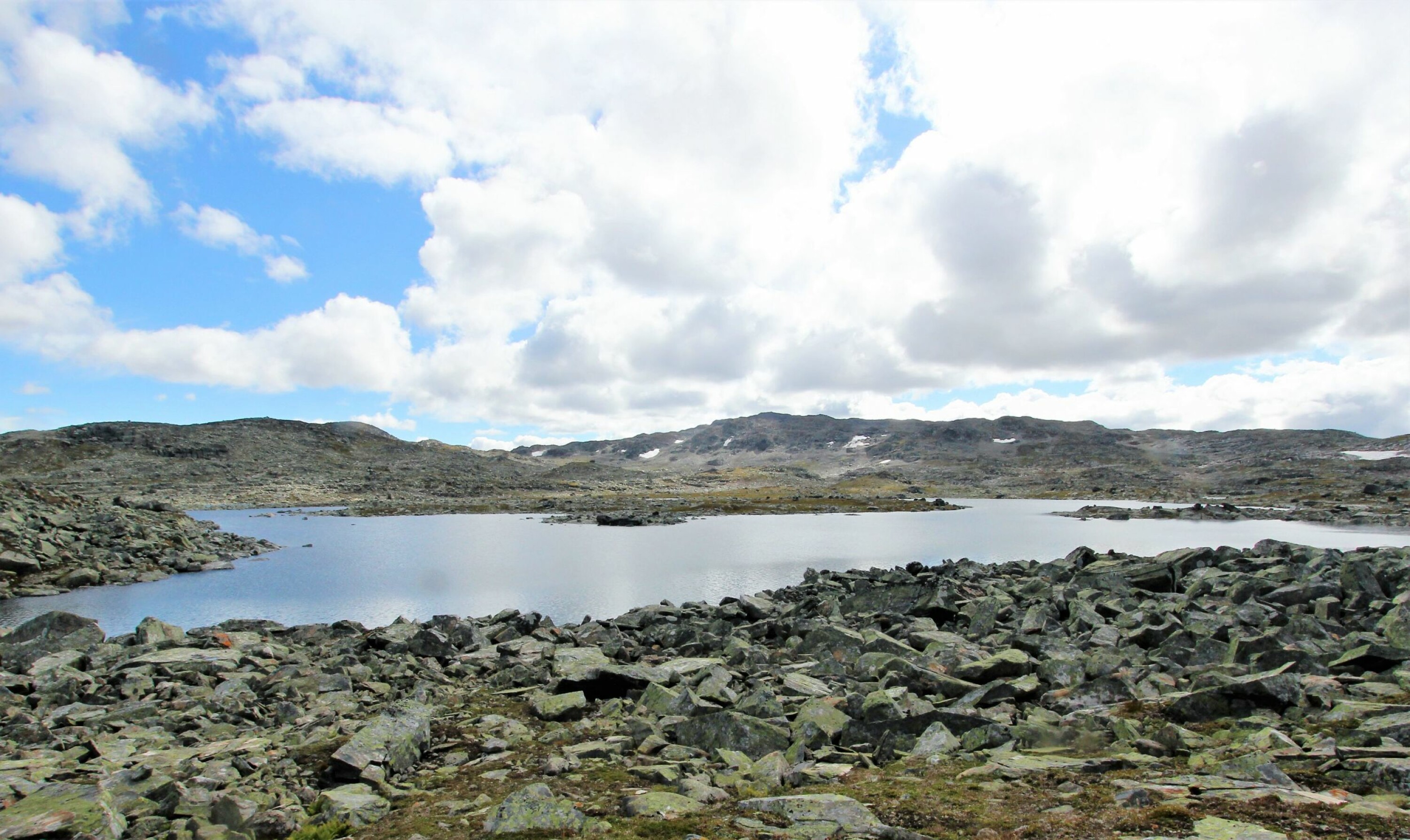 ØDE: At det står til liv i slike golde omgivelser, gjør det ekstra spennende å være sportsfisker.