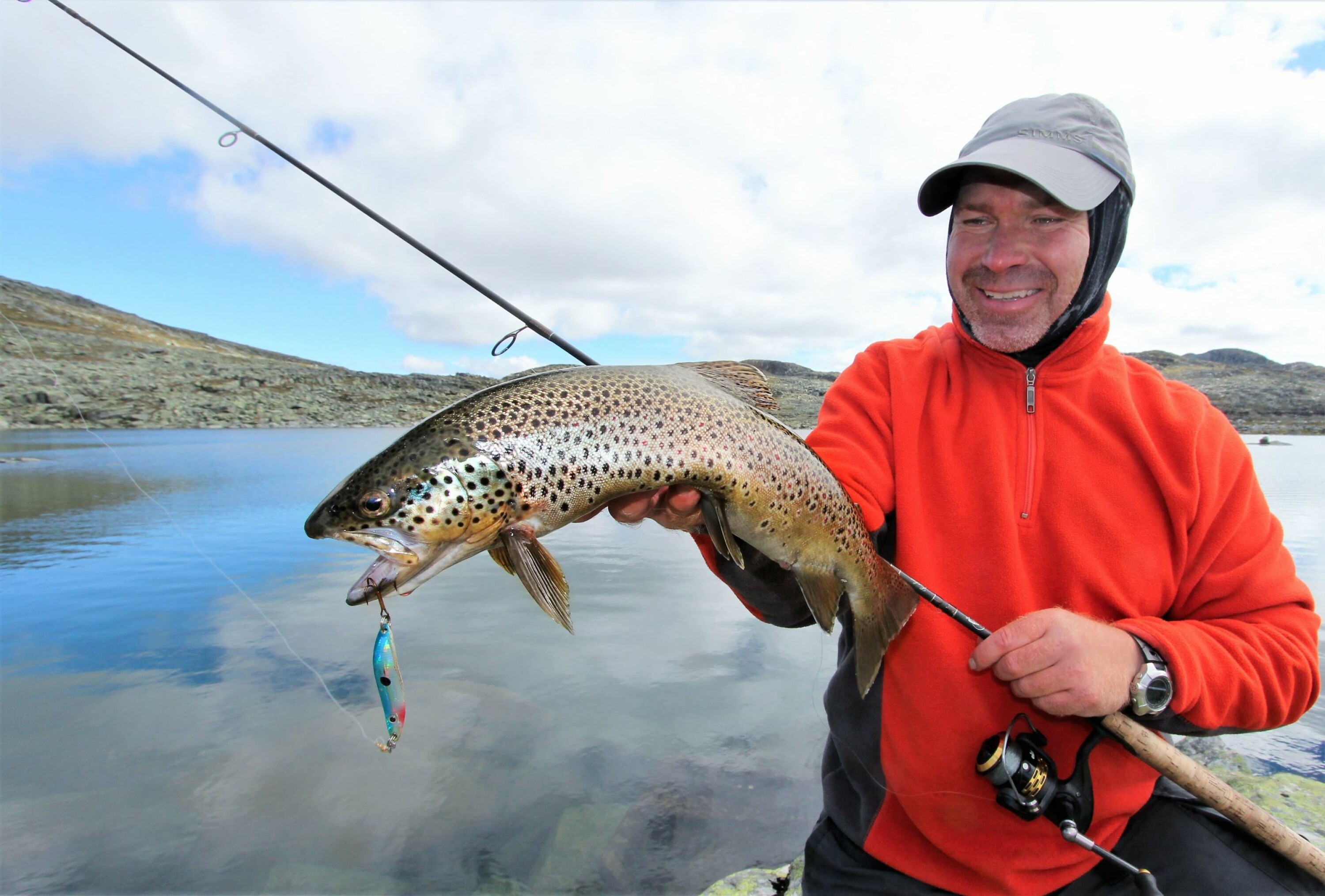 TUREN REDDET: Egentlig var turen reddet allerede etter den første ørreten, som veide halvannen kilo.