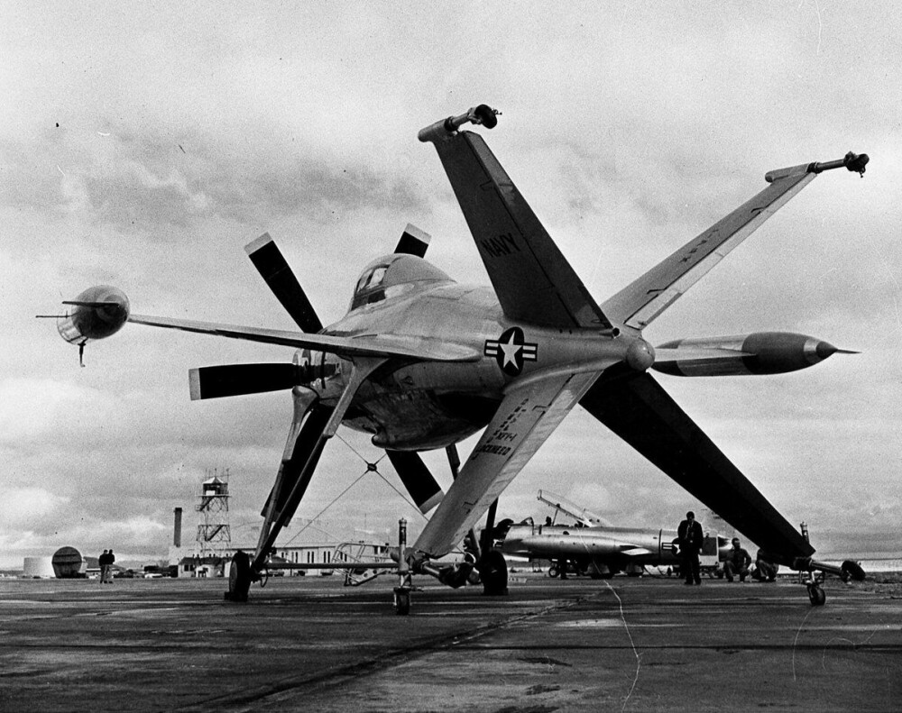 <b>NUMMER 3:</b> Lockheed XFV skulle kunne ta av og lande vetikalt.