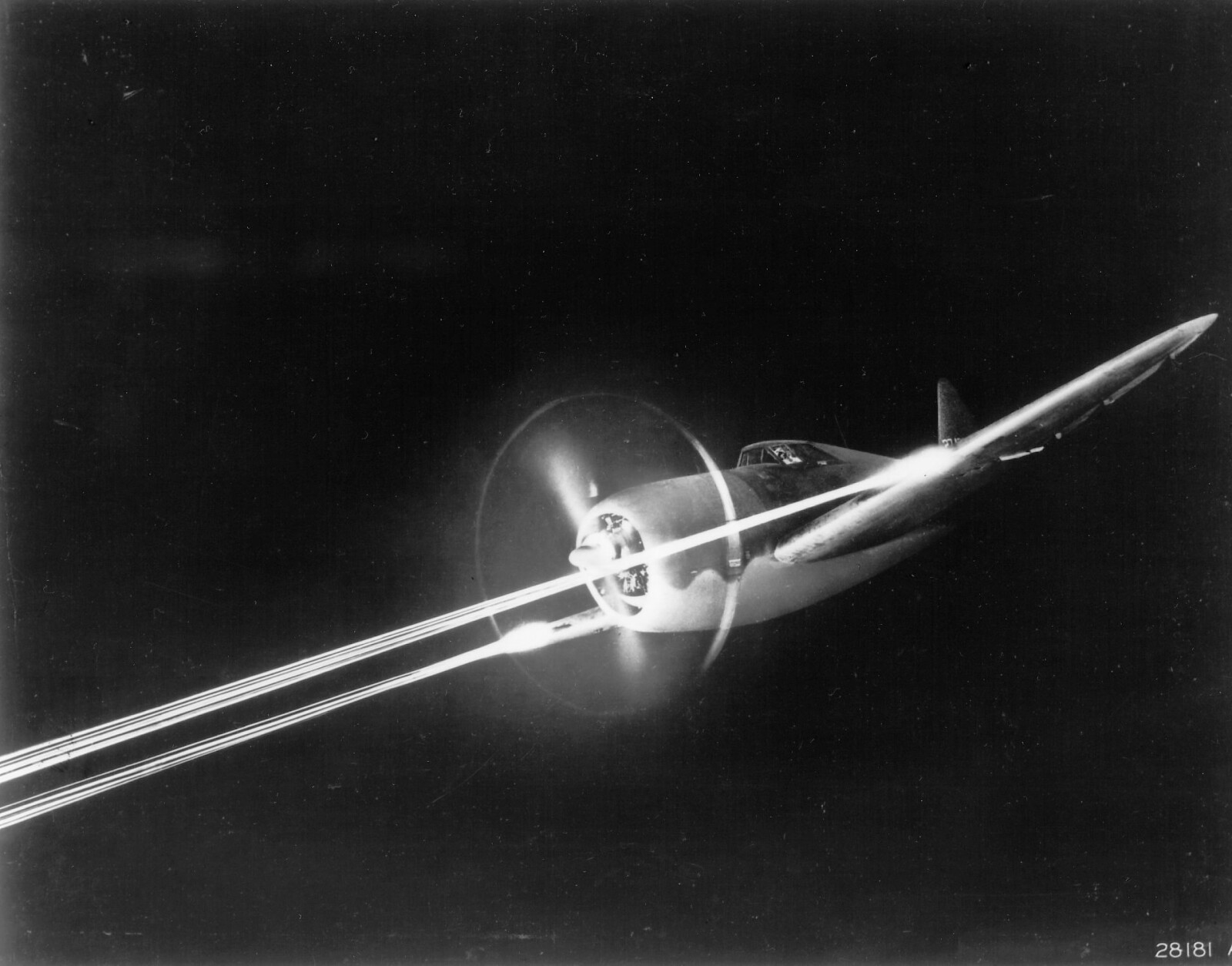 <b>ILDKRAFT:</b> En P-47 Thunderbolt kunne fyre løs med åtte mitraljøser samtidig.