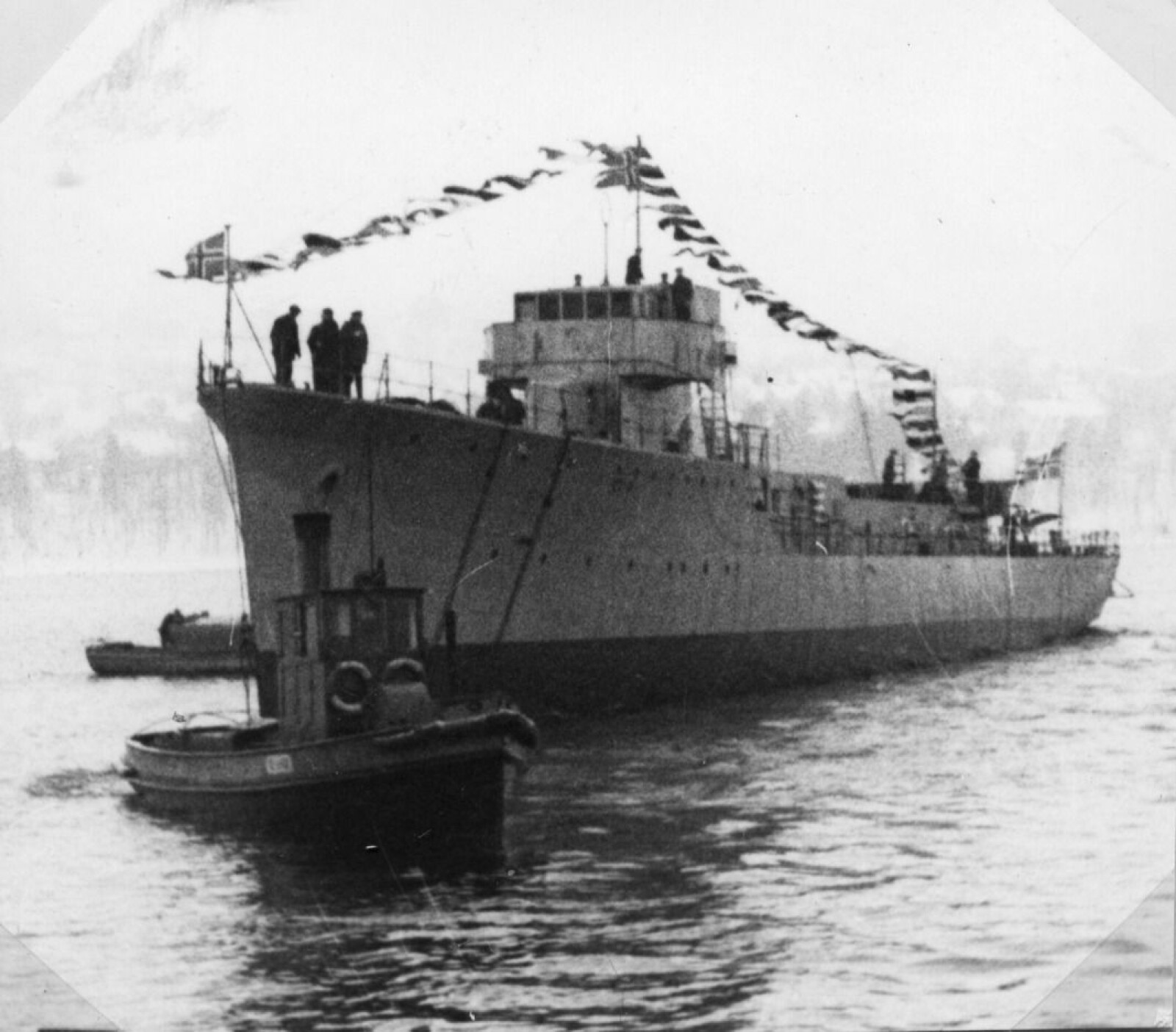 <b>SLEIPNER-KLASSEN:</b> Valyrien var marinens første torpedobåtjager og utgjorde de første årene, sammen med de fire Sleipner-klassefartøyene, Gyller, Odin, Sleipner og Æger, vår flåte av jagere.