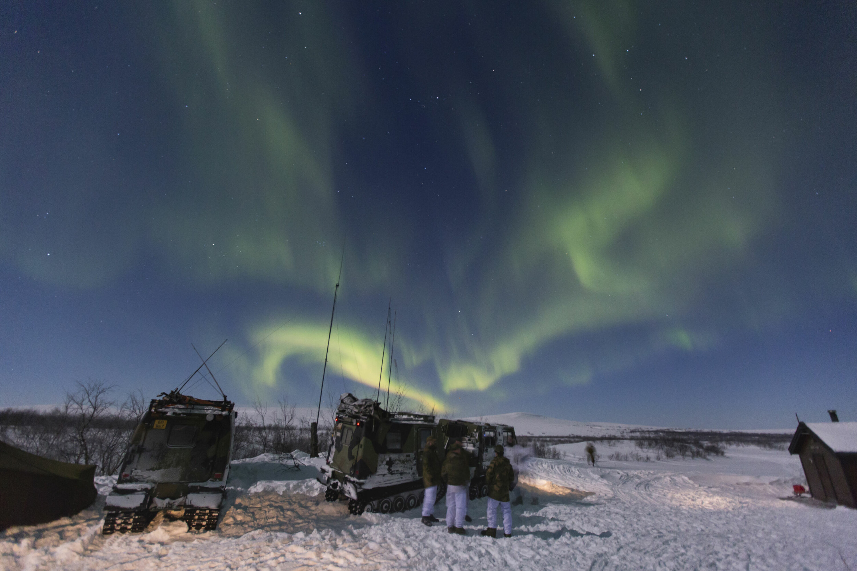 SPEKTAKULÆRT: HV17 øver under Nordlyset under øvelsen Joint Viking i 2017.