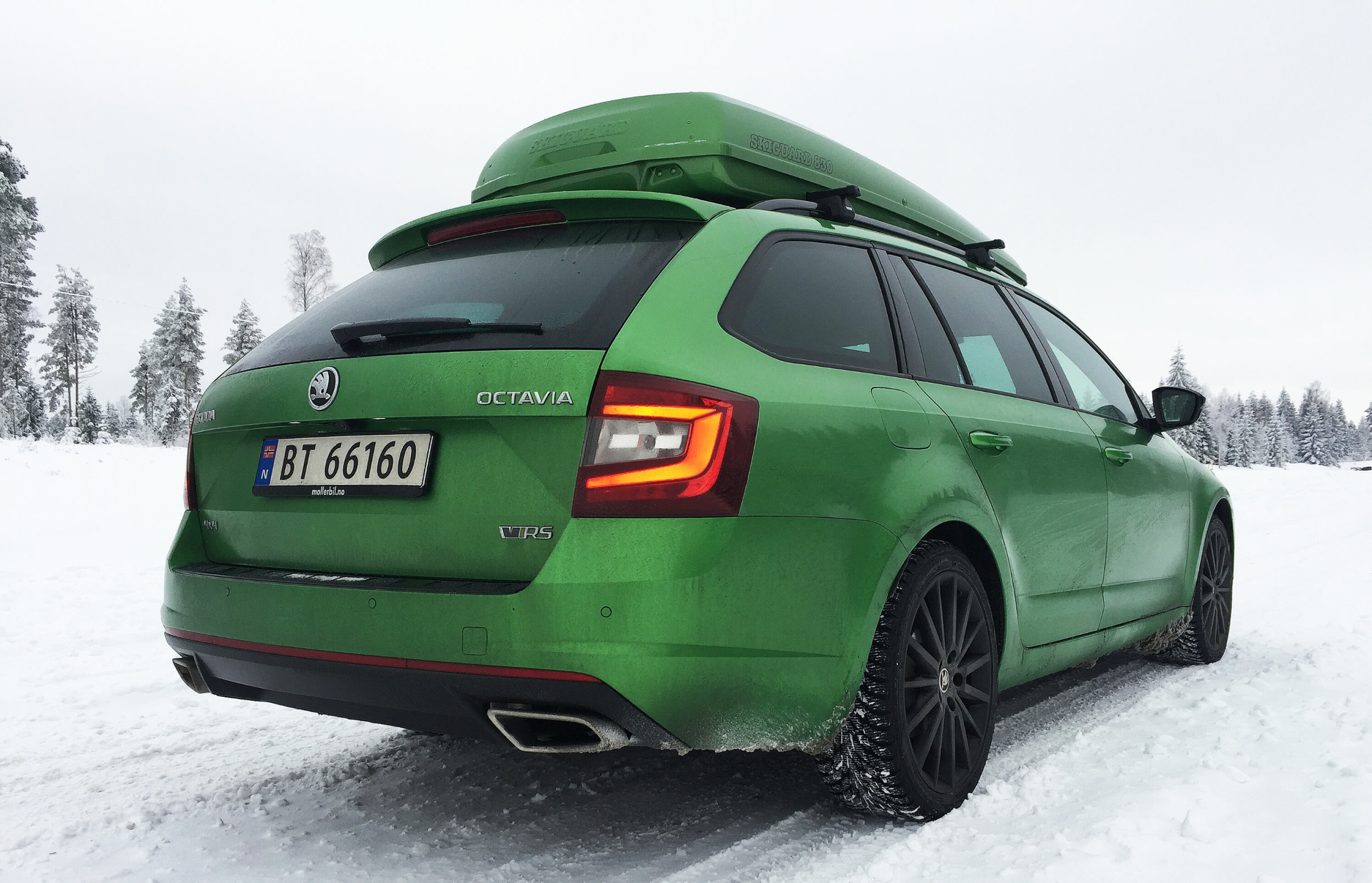 VRS: RS står for Rally Sport, men siden RS er registrert av Ford, valgte Skoda å bruke vRS. Bilene omtales imidlertid kun som RS.