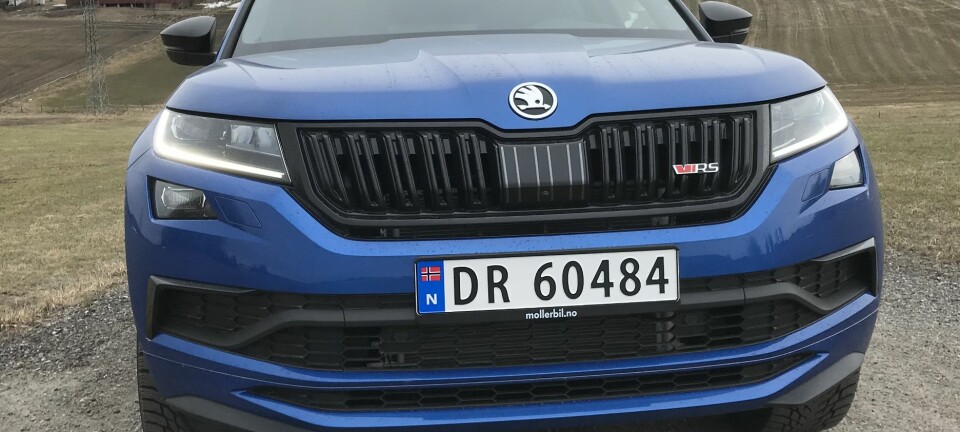 Folke-SUV med syv seter, banerekord og kunstig gromlyd