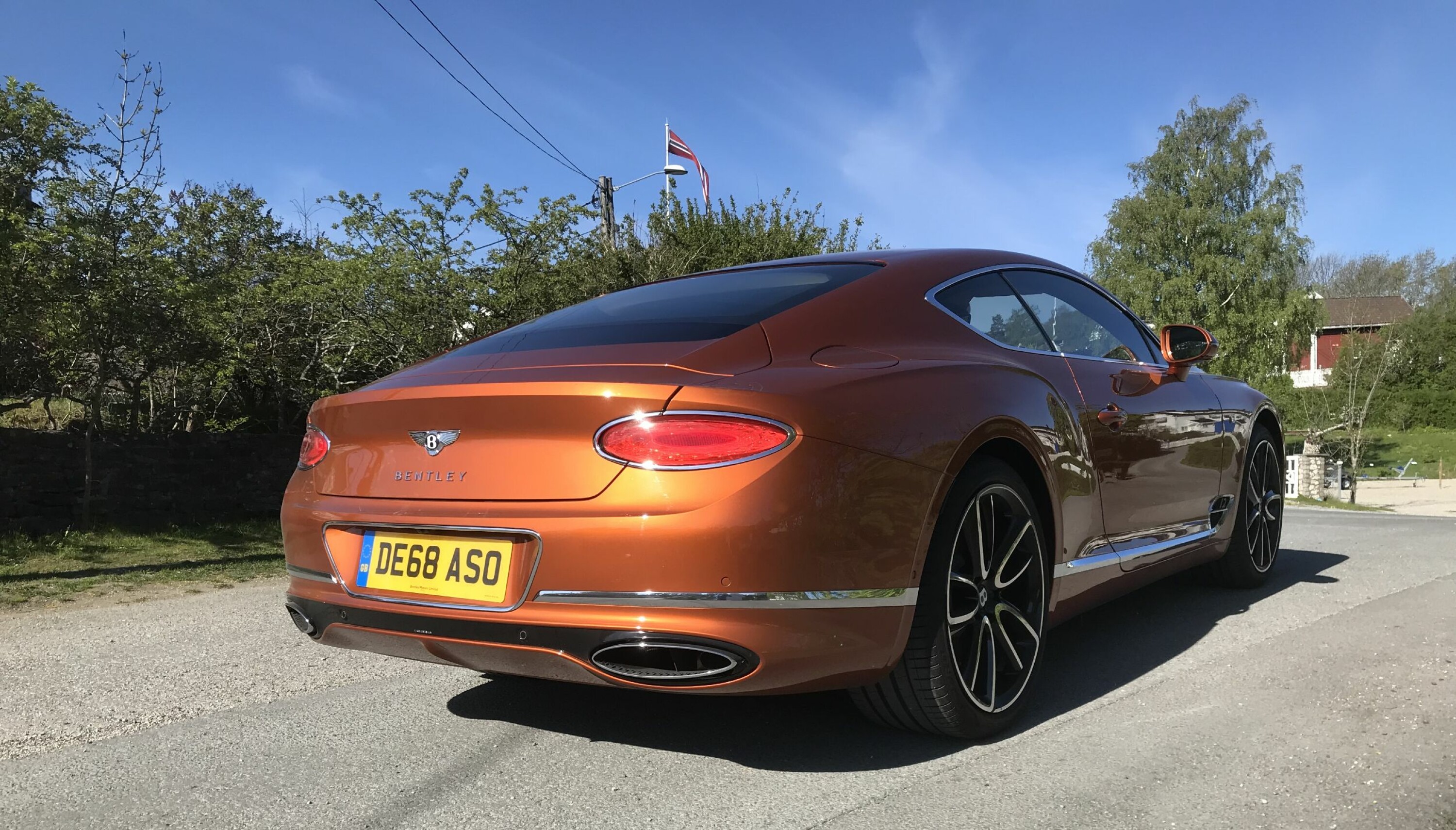 LUKSUS: Bentley Continental GT.