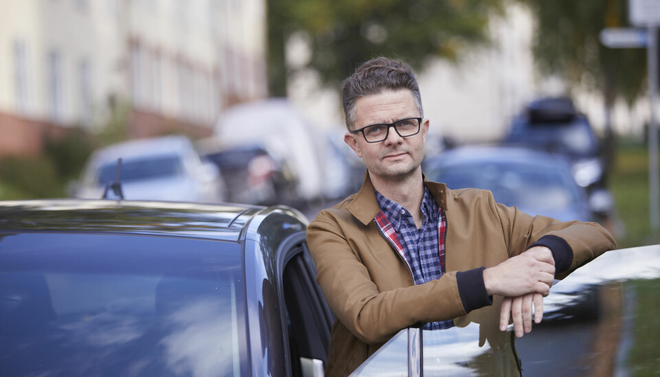 PASS PÅ TRAFIKKEN: - Følg godt med i speilene og foreta raske forbikjøringer dersom det er nødvendig, oppfordrer Nils Sødal i NAF.