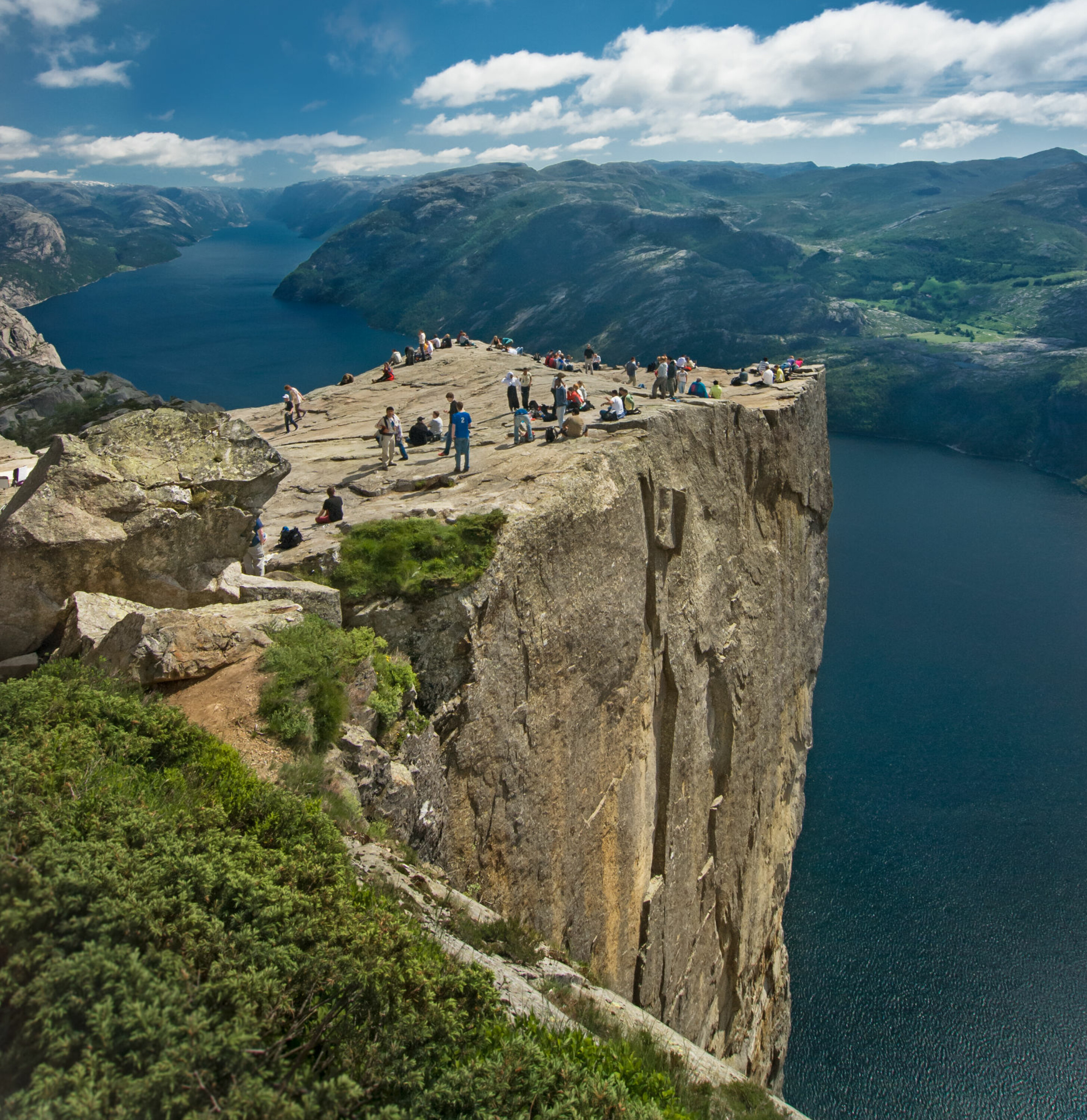 PREIKESTOLEN: Ikonisk topptur i Rogaland som er mest berømt internasjonalt av alle toppturer i Norge.