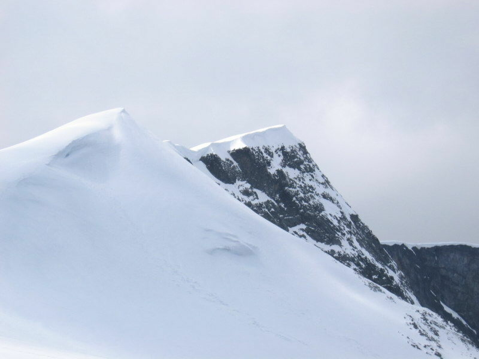 <b>GLITTERTIND:</b> Norges nest høyeste punkt som ligger i likhet med Galdhøpiggen Jotunheimen.