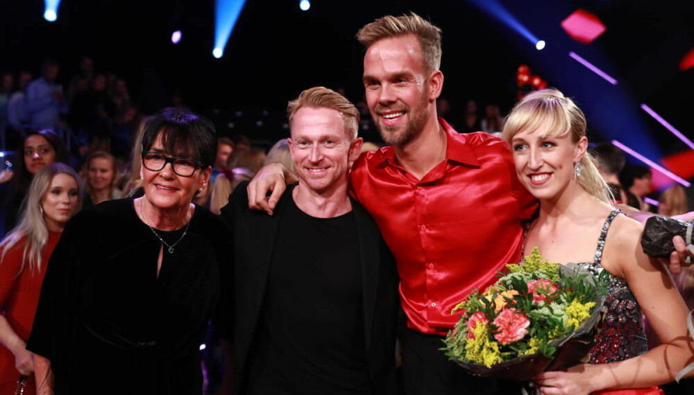 GOD STØTTE: Ektemannen Anders er en god støtte for Morten Hegseth. Her sammen med mamma Elisabeth og Mortens dansepartner Mai Mentzoni i «Skal vi danse».