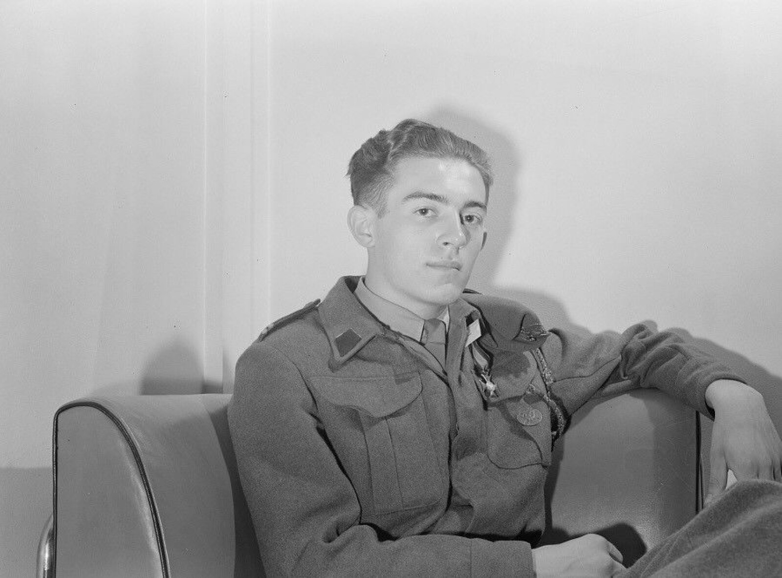 <b>HELTEN FRA NARVIK:</b> Kazimierz Dziedzioch som 18-åring, to år etter at han sloss heltemodig for Norge. Krigskorset kan skimtes på den polske soldatens jakkeslag. 