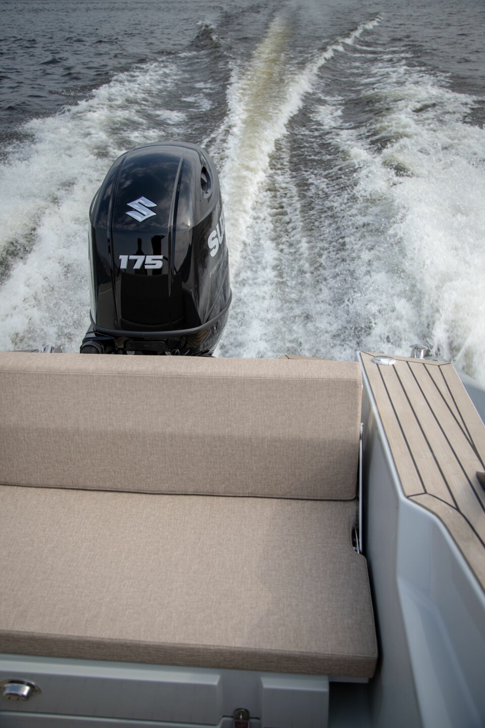 BRA FART: 175 hester gir sportslig kjørefølelse. Behovet for å justere trimvinkel er moderat.