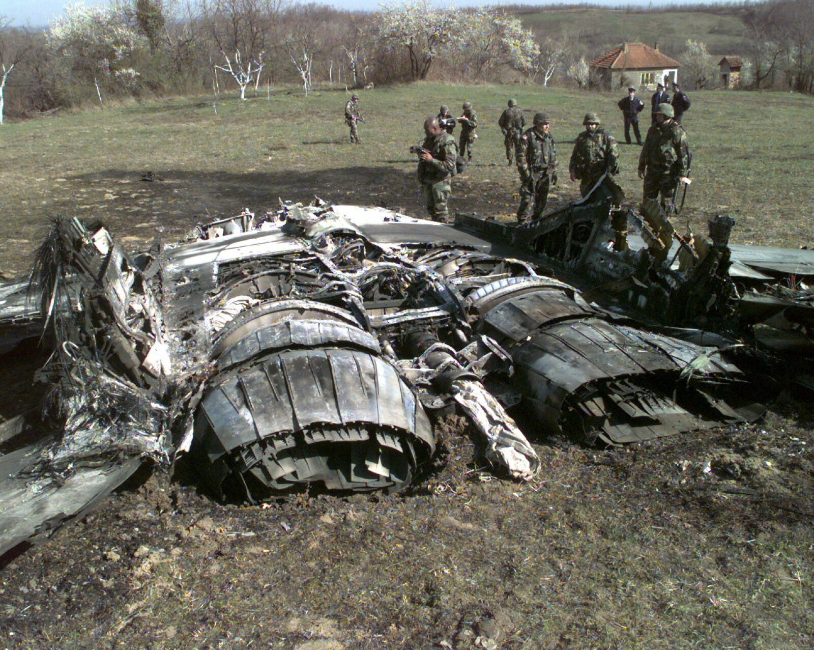 <b>PÅ BAKKEN:</b> Serbia hadde de hypermoderne, sovjetiskbygde luftforsvarsjagerne MiG-29. Fem ble skutt ned av Nato-fly helt innledningsvis i krigen. De andre ble stående på bakken.