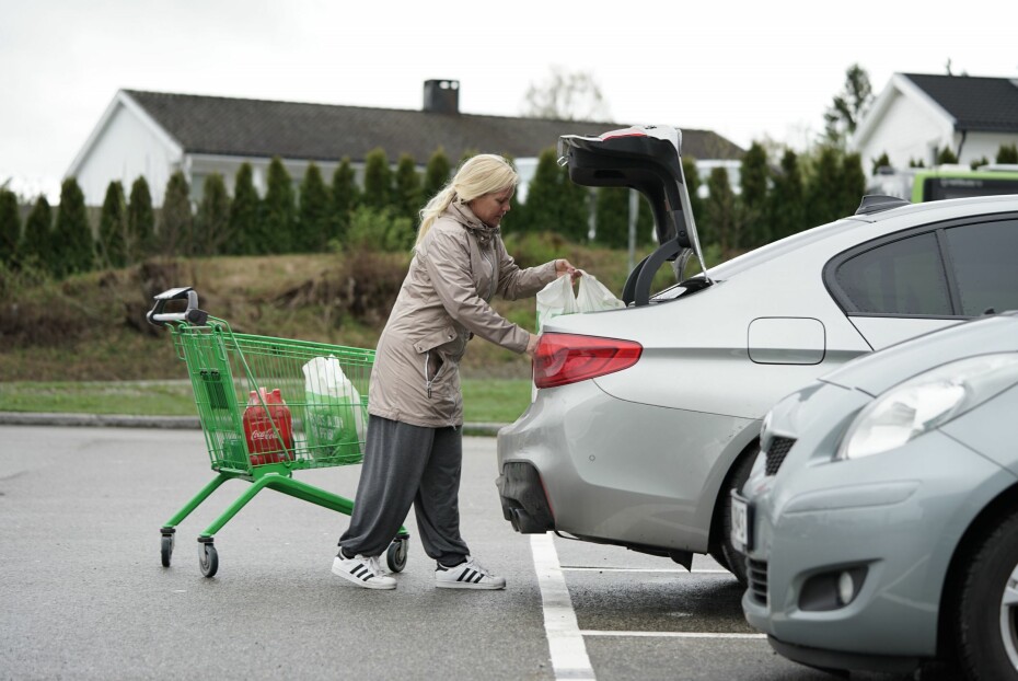 LURING: Tilsynelatende en høyst vanlig familiebil, velegnet til shopping. Bare noen hissige eksospotter røper at det er flere bruksområder for BMWen