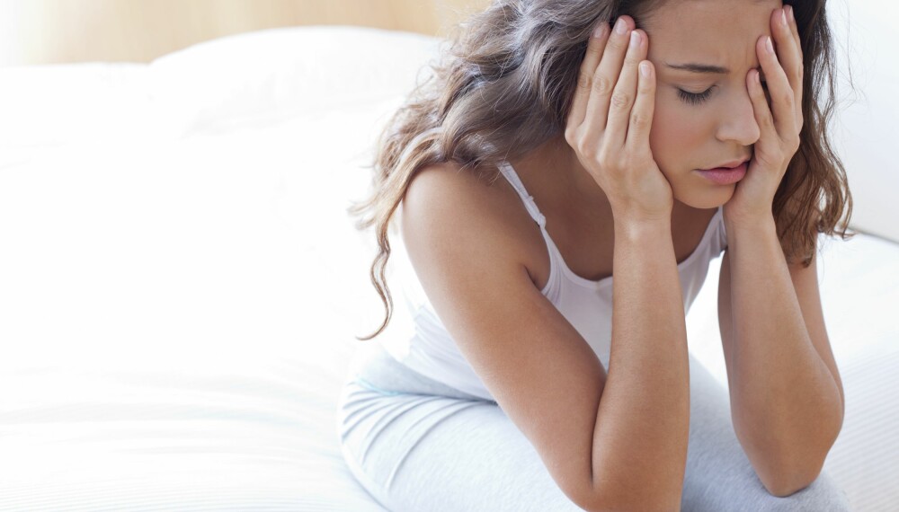 FIBROMYALGI: Dårlig søvnkvalitet og smerter som forflytter seg rundt i kroppen kan være symptomer på fibromyalgi.