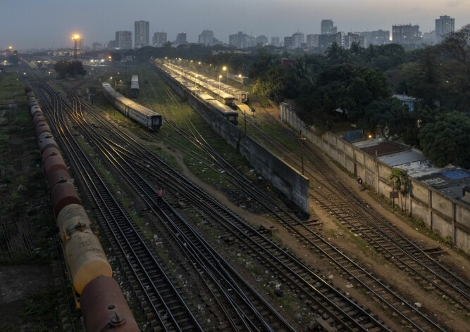 <b>HOVEDSTASJONEN:</b> Dhakas største togstasjon sett fra oven.