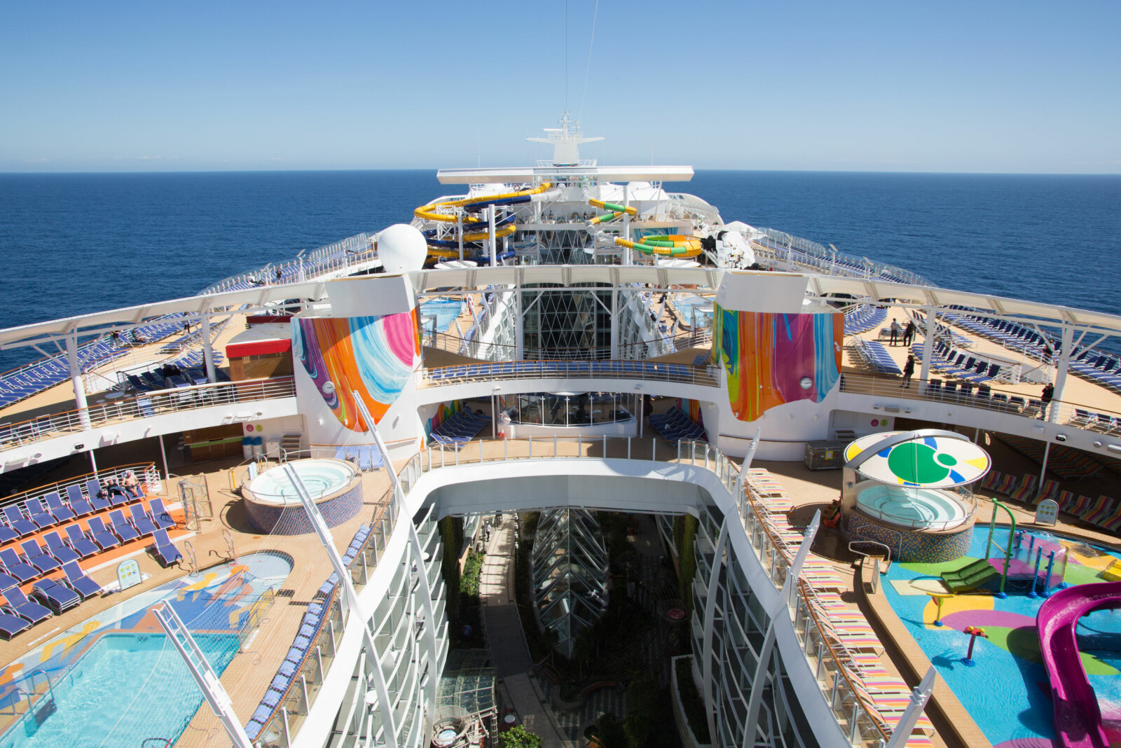 <b>CRUISE-GIGANT:</b> Med sine 362 meter er Symphony Of the Seas verdens største cruiseskip.
