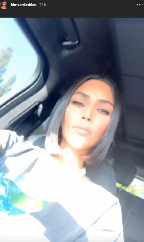 Kim Kardashian med trendy bobfrisyre.