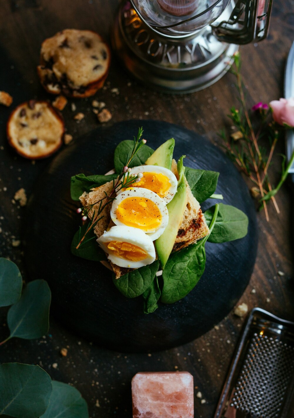 Rundstykke med kokt egg er en sikker vinner til frokost. 