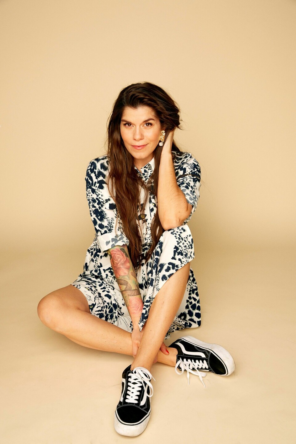 Kjole fra Monki, kr 399. Øredobber fra H & M, kr 90.