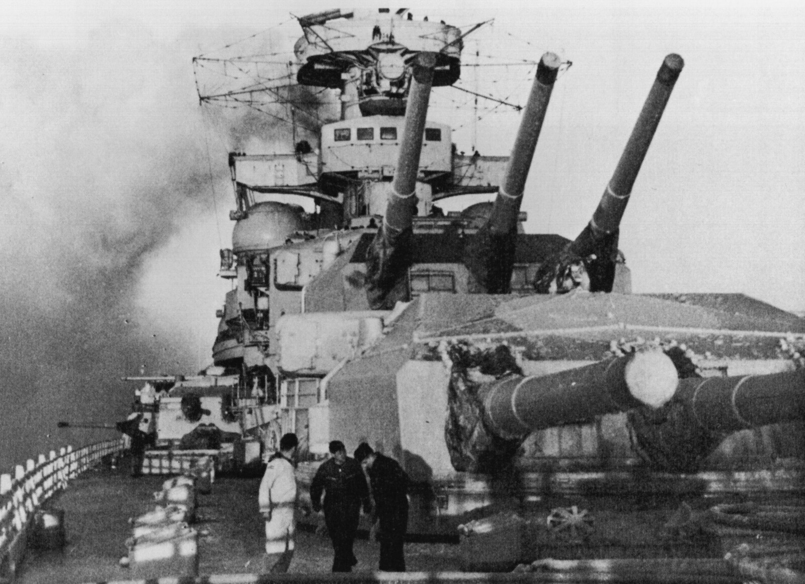 <b>FUNNET I ÅR 2000:</b> Ingen så slagkrysseren «Scharnhorst» synke 2. juledag 1943. Først høsten år 2000 ble vraket lokalisert i internasjonalt farvann på Nordkappbanken, 66 nautiske mil nordøst for Nordkapp.