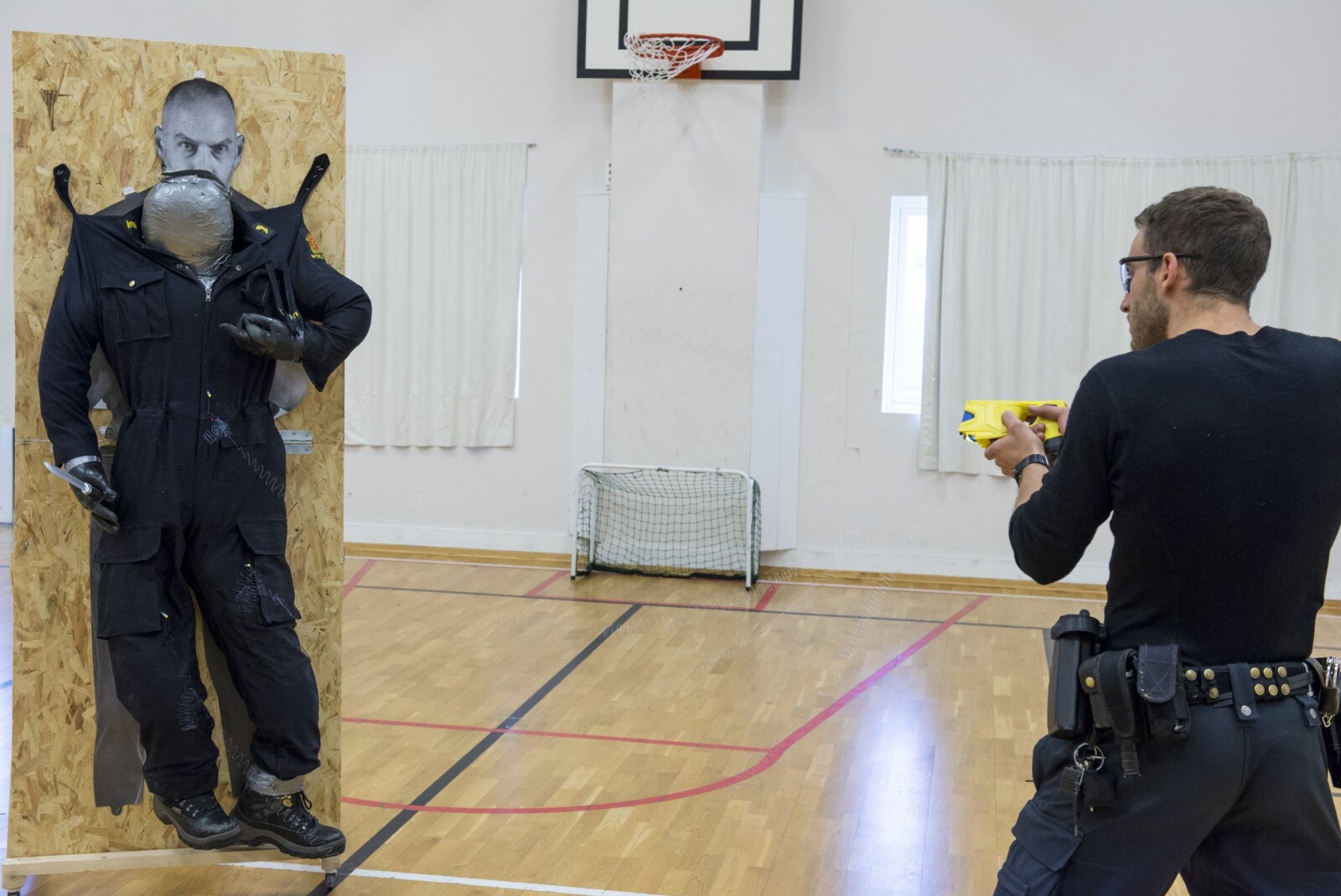 <b>TASER:</b> Å «tase» kan bli neste års nyord når 500 norske politifolk skal bruke elektrosjokkpistol i tjenesten.
