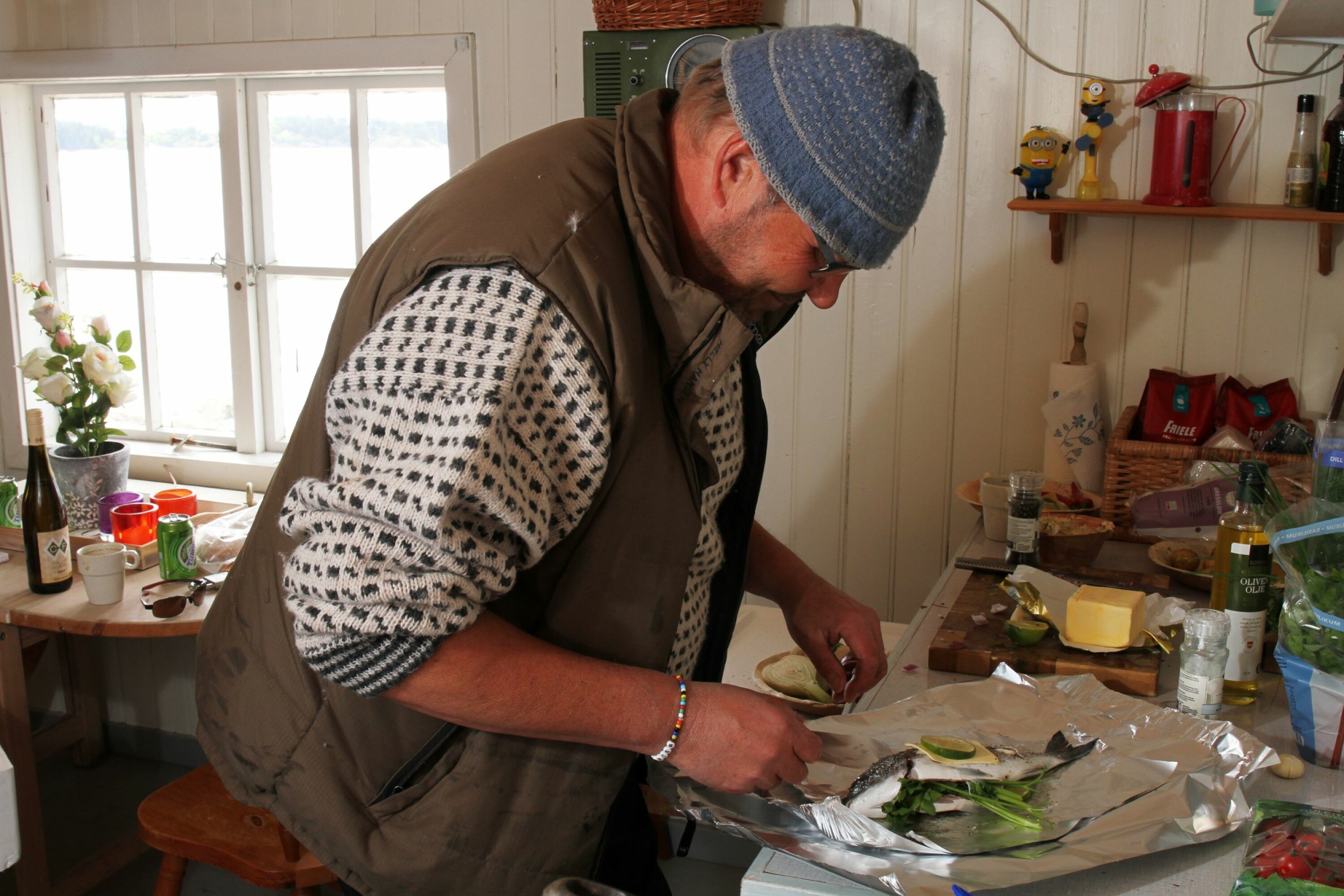 DEN ANDRE METODEN: Fisken blir saftig og smakfull når du griller den inni to lag med folie.