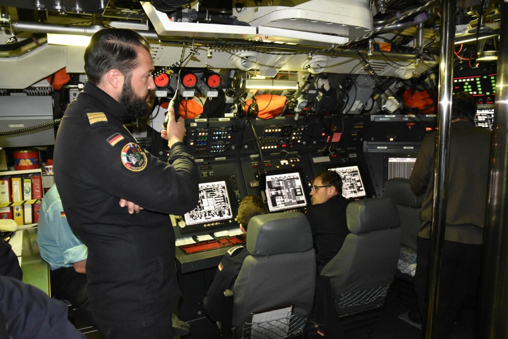 <b>MUSESTILLE:</b> Korvettenkapitän Michael Rudat er skipssjef om bord på den tyske ubåten U-36. Båten drives med en elektrisk motor som får strøm fra brenselsceller, batteri eller dieselmotor.
