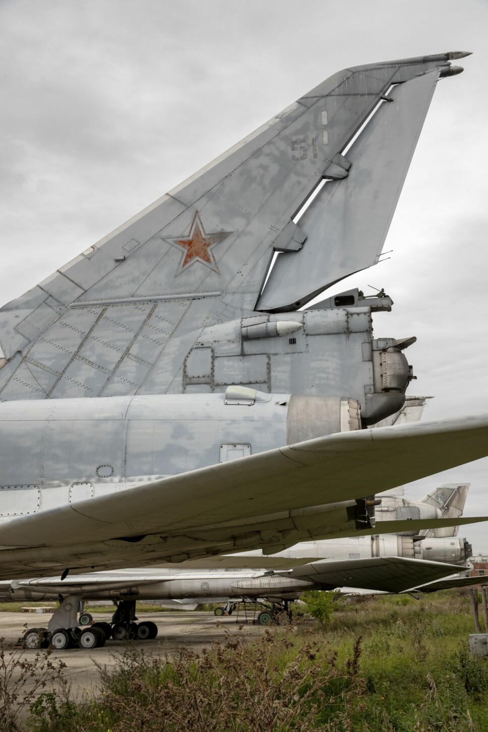 <b>ET SLAGS FORBUDT MUSEUM:</b> Den såkalte hemmelige og bevoktede militærflyplassen i Irkutsk, inneholder neppe noen militære hemmeligheter og det er egentlig underlig at den er stengt. For egentlig er det jo et museum over hva slags fly gamle Sovjet hadde. Her et av dem.