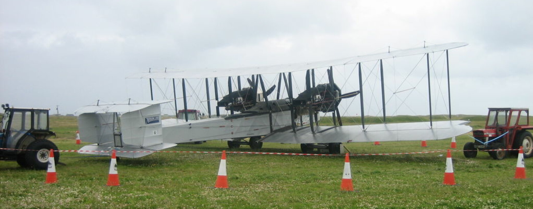 <b>KOPI</b> En replika av Vickers Vimy. Flyet som Alcock og Brown brukte som verdens første mennesker fly over Atlanterhavet.
