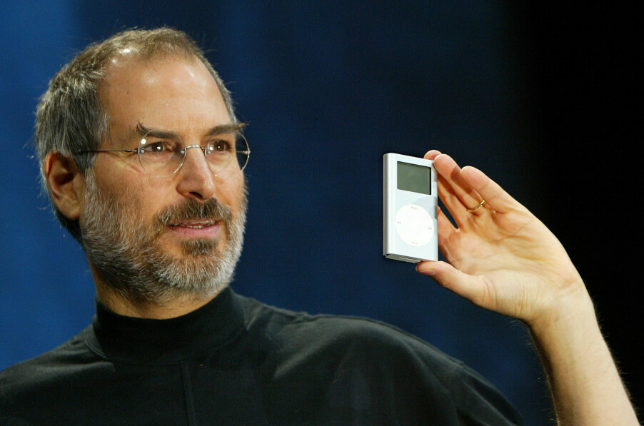 <b>IVES DESIGN:</b> Steve Jobs viser fram Mini iPod i 2004