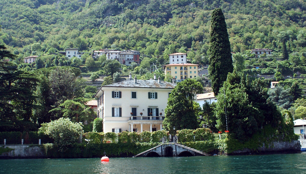 VAKKERT: Fantastiske Villa Oleandra i Laglio ved Comosjøen er George Clooneys sommerbolig. Obama-familien fikk muligheten til å tilbringe en helg her med Clooney-ekteparet.