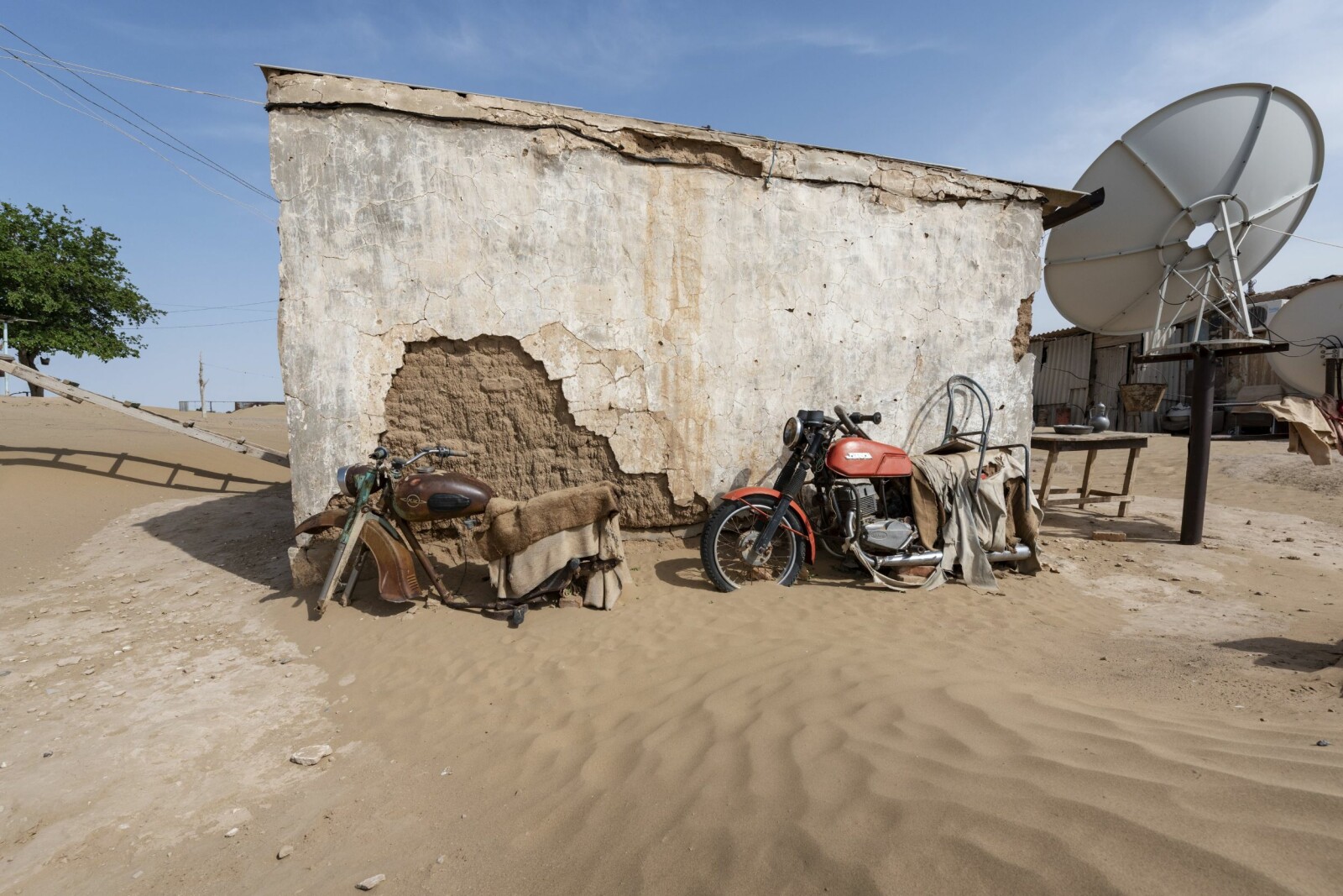 <b>BOKURDAK:</b> Landsbyen Bokurdak ligger ved starten på Karakum-ørkenen. De begynner å gå tomme for reservedeler til motorsykkelen.