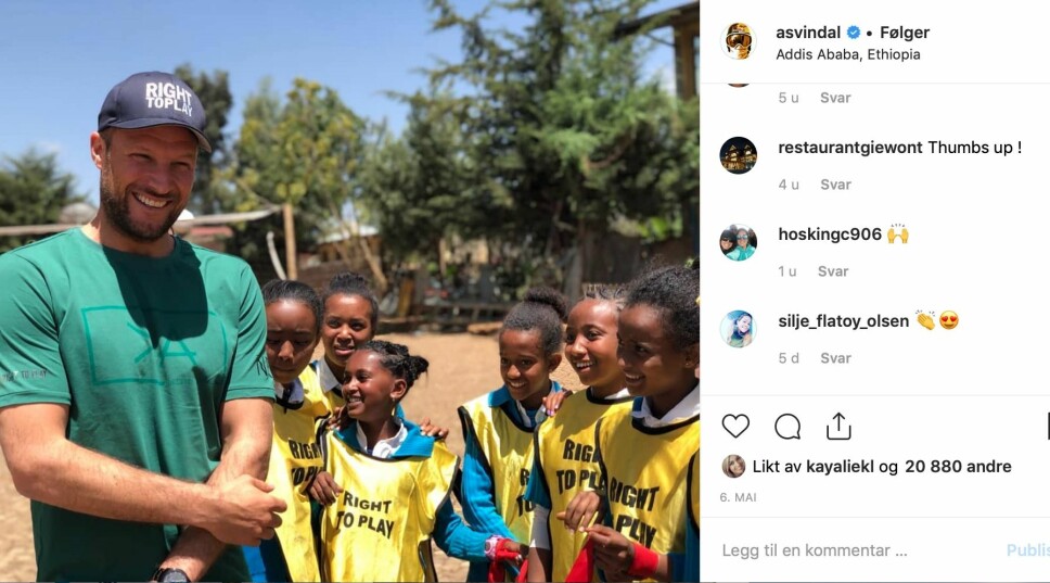 ENGASJERT: Denne våren har Aksel brukt mye tid på sitt arbeid for den humanitære organisasjonen Right To Play. Her fra et besøk i Etiopia i mai.