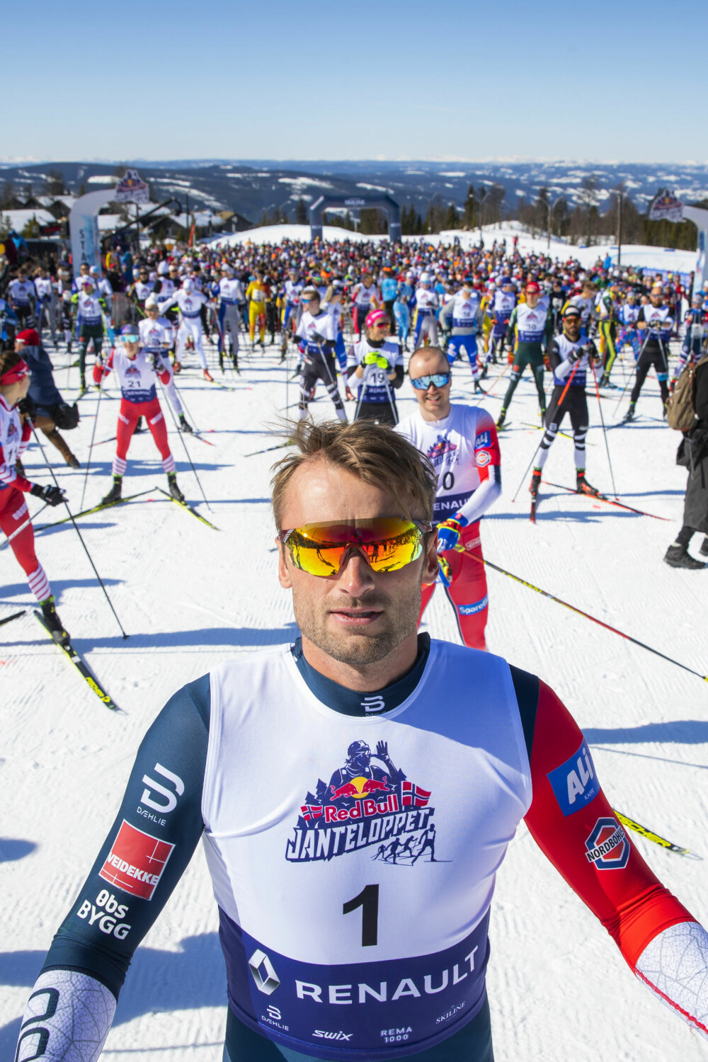 <b>EGET RENN:</b> For andre år på rad arrangerte Petter Northug skifestivalen Jante-loppet på Hafjell rett før påske. 1500 ivrige skiløpere deltok, deriblant flere verdensstjerner.  
