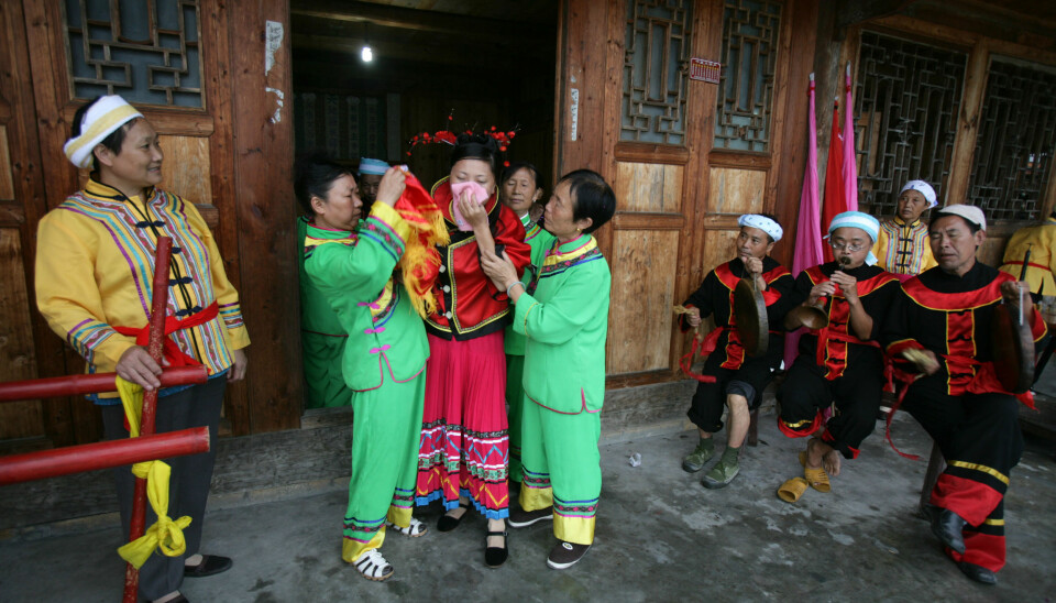 TRADISJON: I Sichuan gråter de seg inn i ekteskapet.