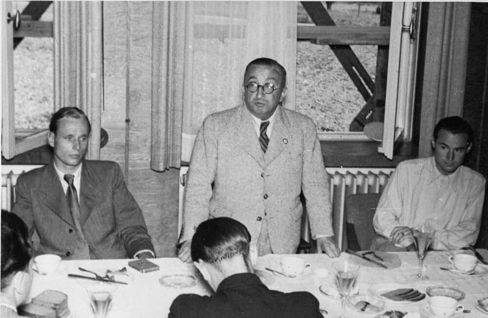 <b>SELSKAP:</b> Fra venstre: Erich Warsitz, Ernst Heinkel og Hans von Ohain. Bildet skal være tatt i anledning middagsselskapet som ble holdt for å feire Heinkel He 178. 