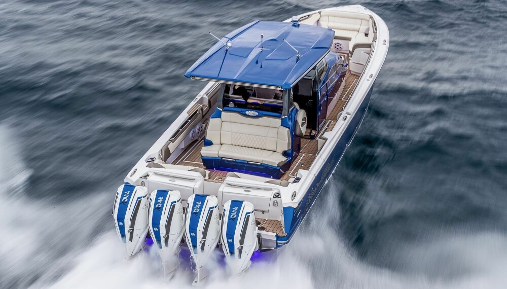 <b>STORE: </b>Sportsbåter med plass til fire-fem motorer er hjemmebane for 450R.